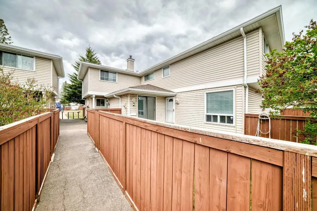 1155 Falconridge Drive NE Calgary AB T3J1E1