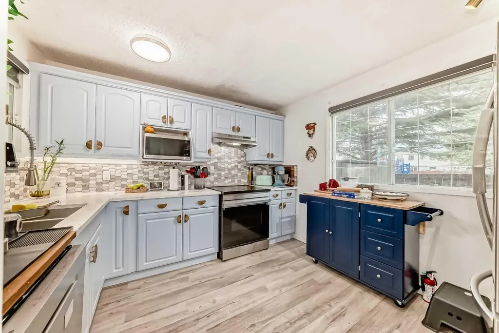 1155 Falconridge Drive NE Calgary AB T3J1E1