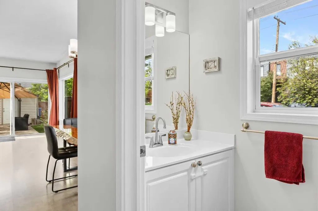 3408 16 Street SW Calgary AB T2T 6E5