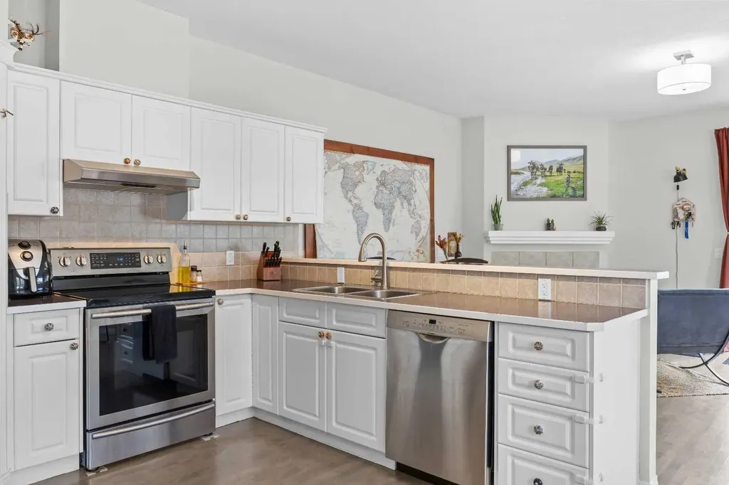 3408 16 Street SW Calgary AB T2T 6E5