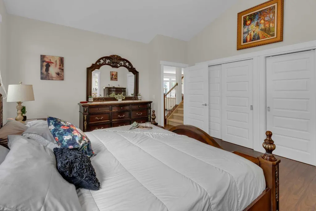 110 Coopers Common Airdrie AB T4B 3Y3