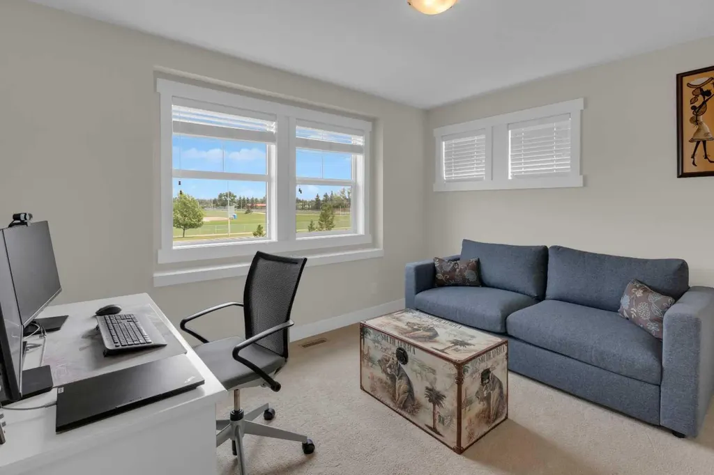 110 Coopers Common Airdrie AB T4B 3Y3