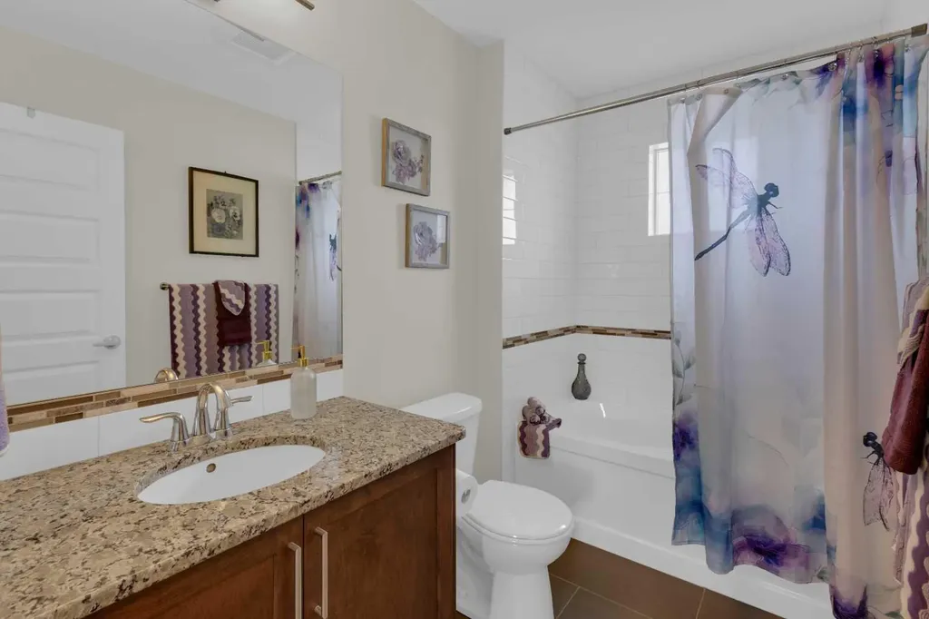 110 Coopers Common Airdrie AB T4B 3Y3