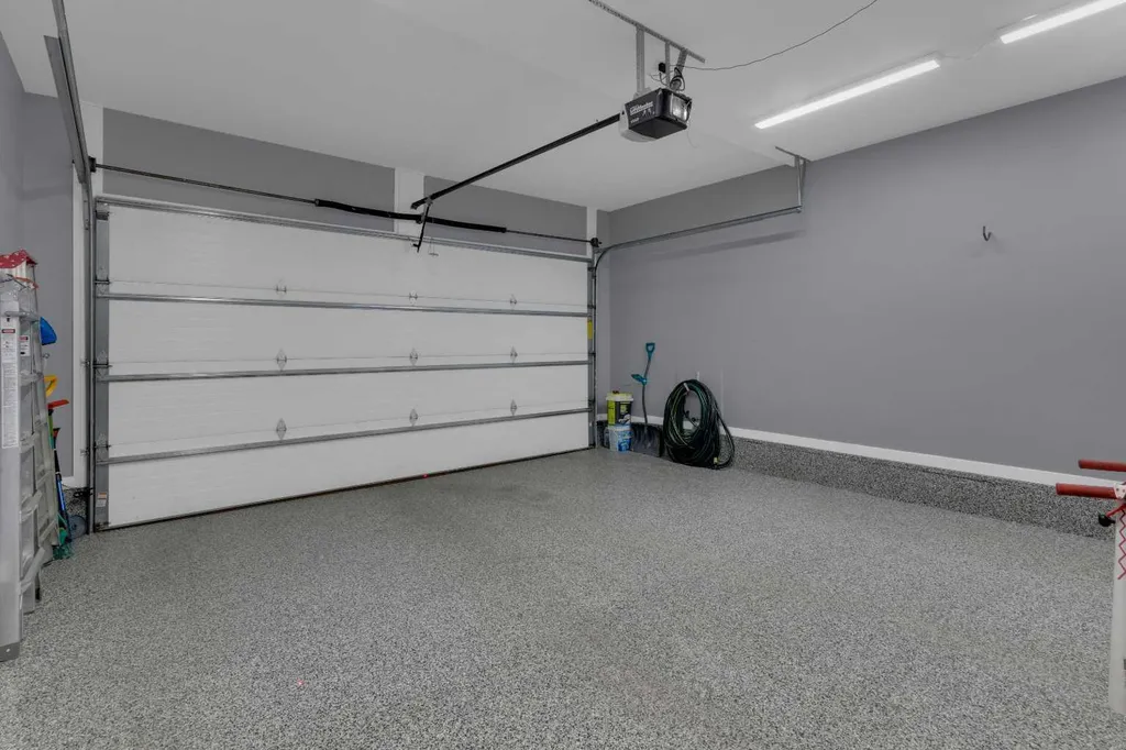 110 Coopers Common Airdrie AB T4B 3Y3