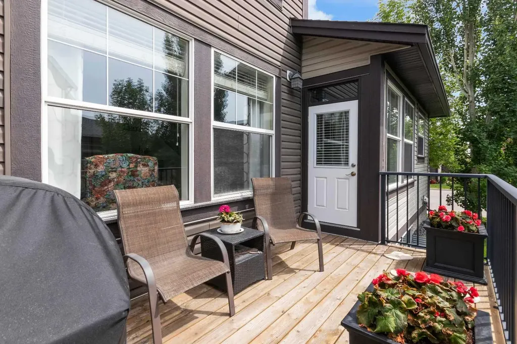 110 Coopers Common Airdrie AB T4B 3Y3