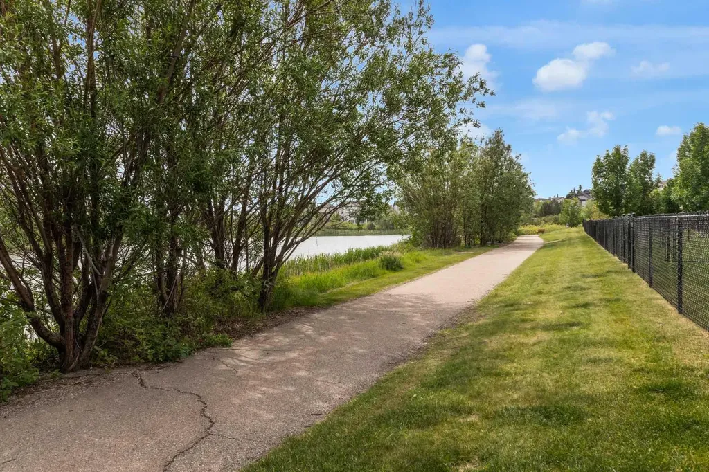 110 Coopers Common Airdrie AB T4B 3Y3