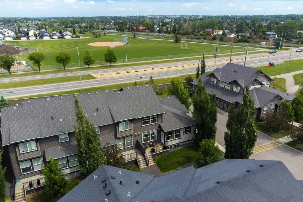 110 Coopers Common Airdrie AB T4B 3Y3