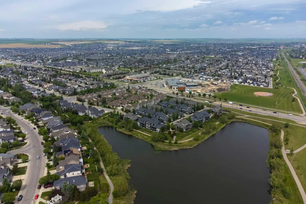 110 Coopers Common Airdrie AB T4B 3Y3