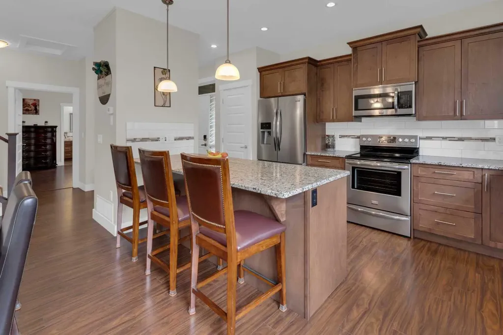 110 Coopers Common Airdrie AB T4B 3Y3