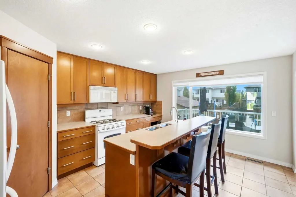13 Drake Landing Way Okotoks AB T1S 0B9