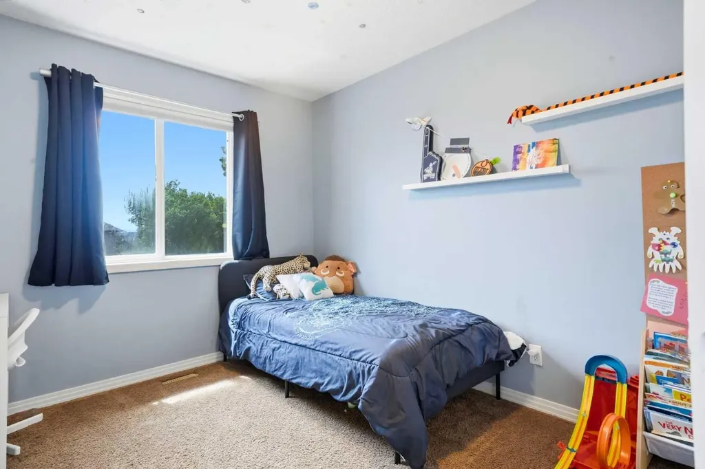 13 Drake Landing Way Okotoks AB T1S 0B9