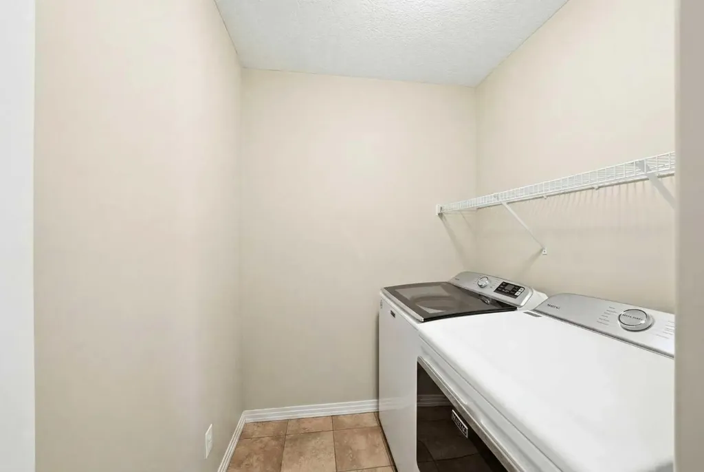 13 Drake Landing Way Okotoks AB T1S 0B9