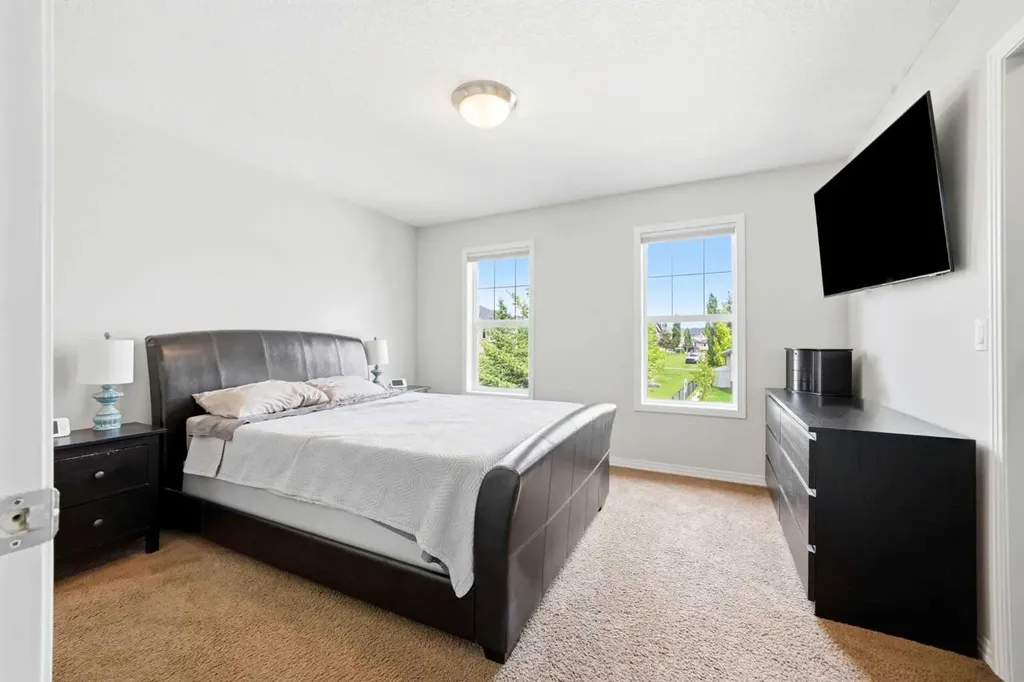 13 Drake Landing Way Okotoks AB T1S 0B9