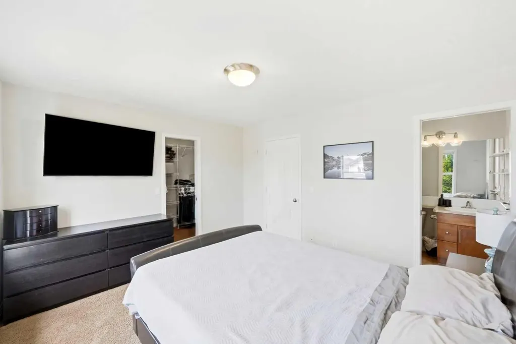 13 Drake Landing Way Okotoks AB T1S 0B9