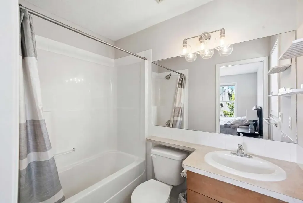 13 Drake Landing Way Okotoks AB T1S 0B9
