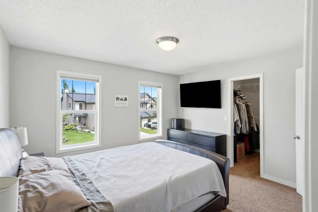 13 Drake Landing Way Okotoks AB T1S 0B9