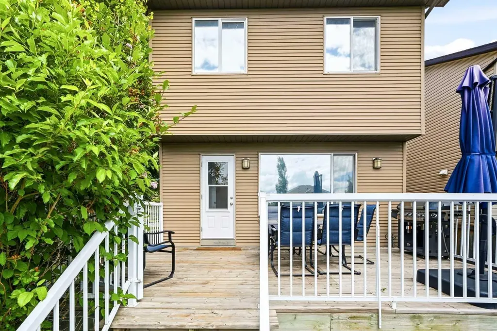 13 Drake Landing Way Okotoks AB T1S 0B9