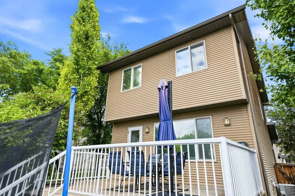 13 Drake Landing Way Okotoks AB T1S 0B9