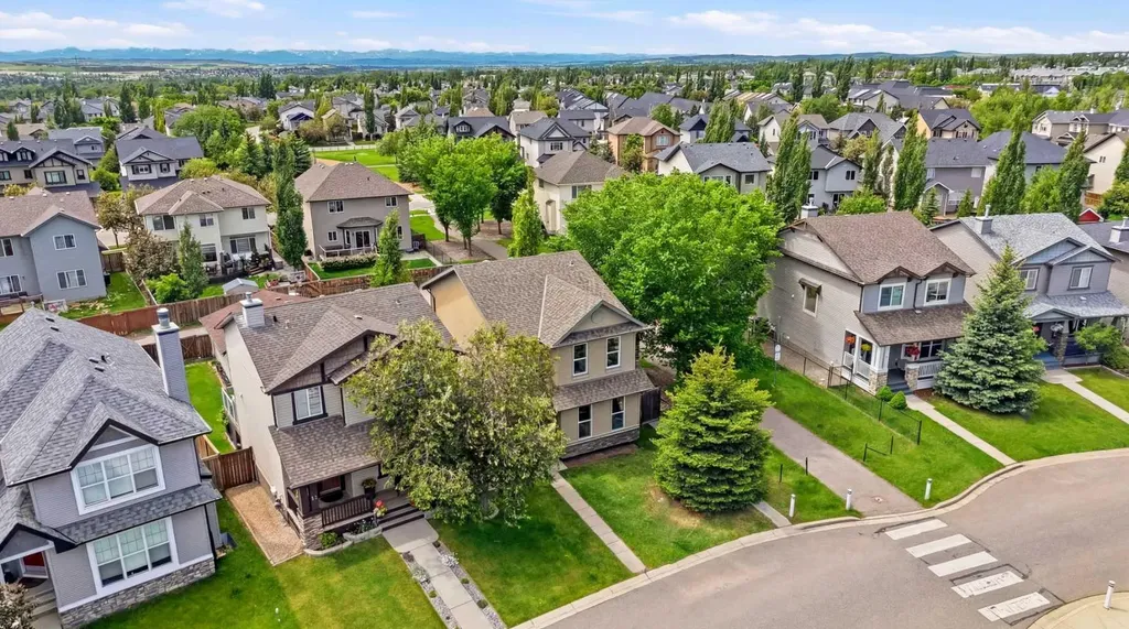 13 Drake Landing Way Okotoks AB T1S 0B9