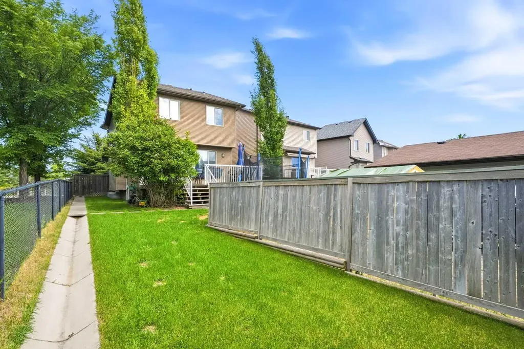 13 Drake Landing Way Okotoks AB T1S 0B9