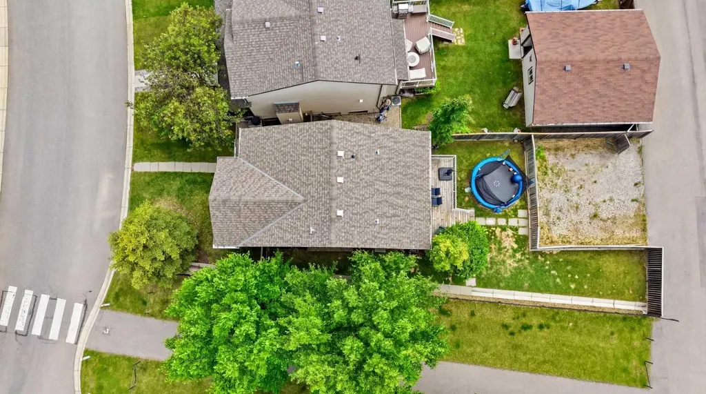 13 Drake Landing Way Okotoks AB T1S 0B9