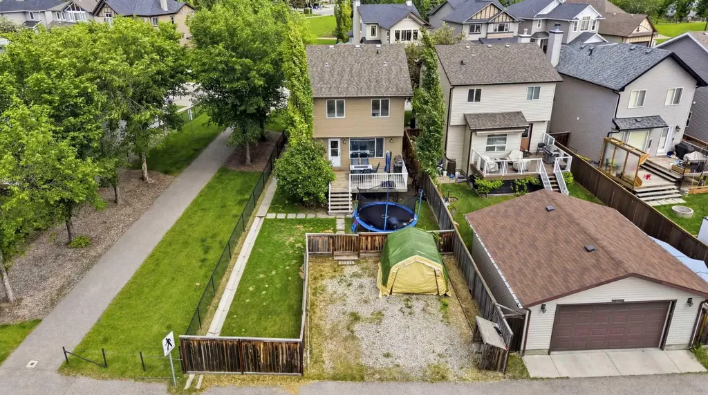 13 Drake Landing Way Okotoks AB T1S 0B9