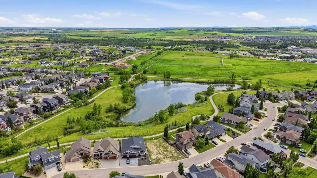 13 Drake Landing Way Okotoks AB T1S 0B9