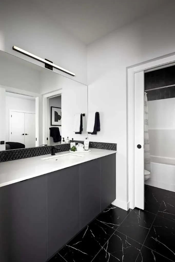 259 Corner Glen Gardens NE Calgary AB T3N 2P7