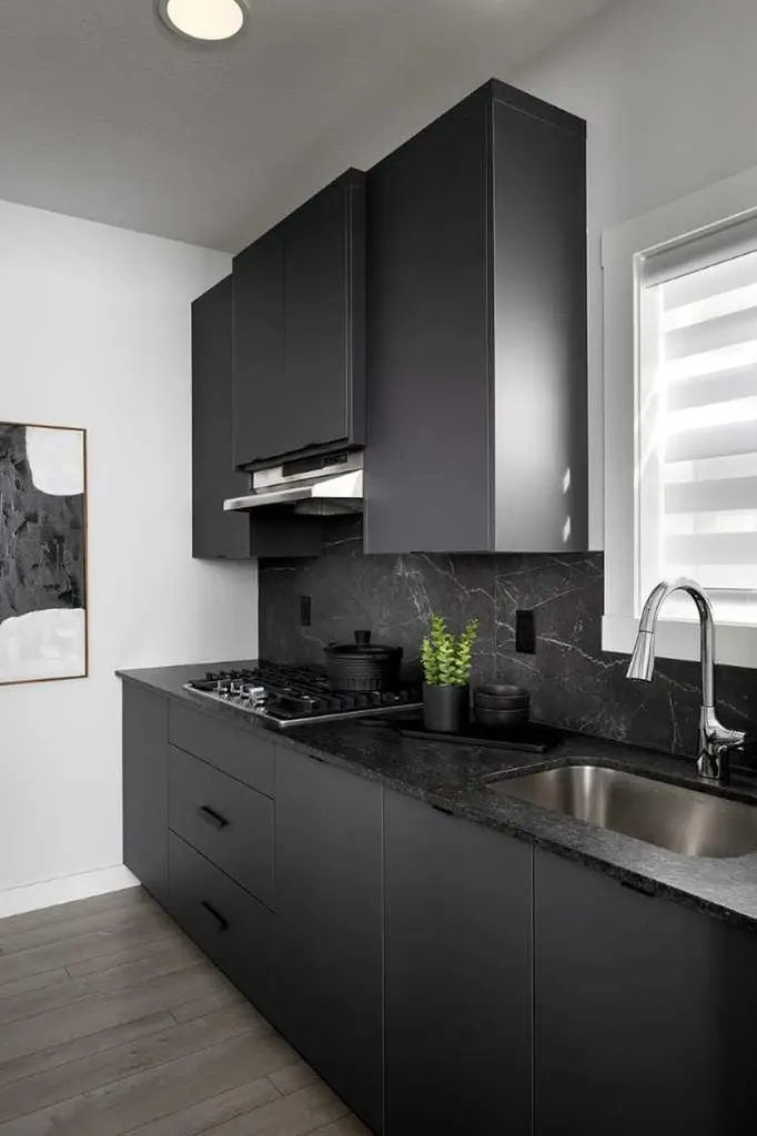 259 Corner Glen Gardens NE Calgary AB T3N 2P7