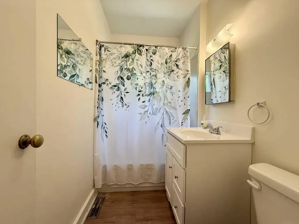 1029 8 Avenue Wainwright AB T9W 1H4