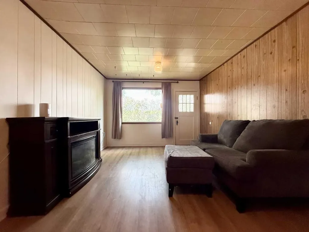 1029 8 Avenue Wainwright AB T9W 1H4