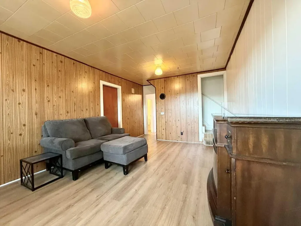 1029 8 Avenue Wainwright AB T9W 1H4