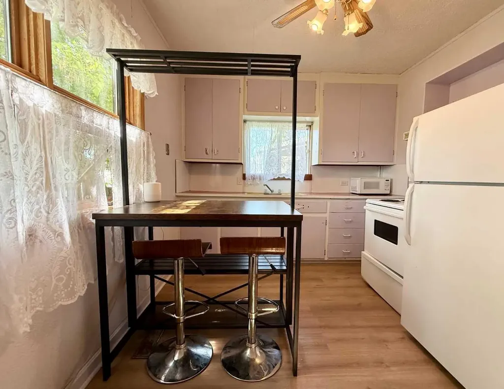 1029 8 Avenue Wainwright AB T9W 1H4