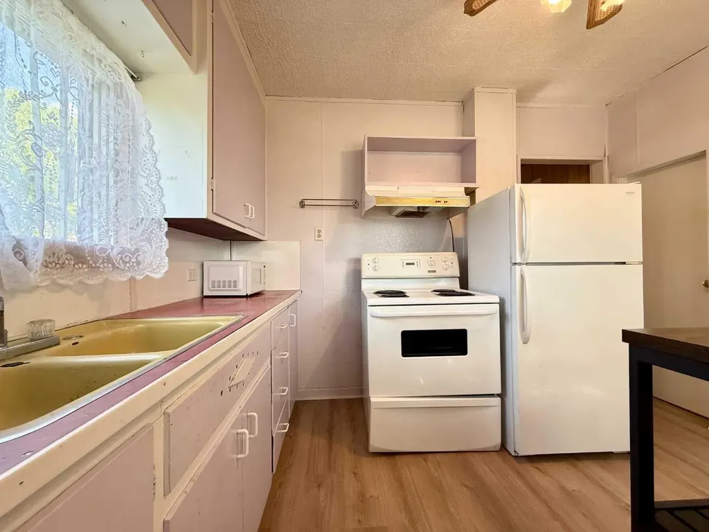 1029 8 Avenue Wainwright AB T9W 1H4