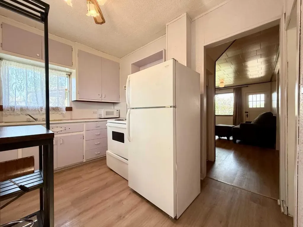 1029 8 Avenue Wainwright AB T9W 1H4