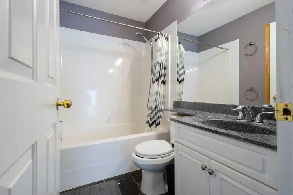 30 Hidden Ranch Road NW Calgary AB T3A 5S5