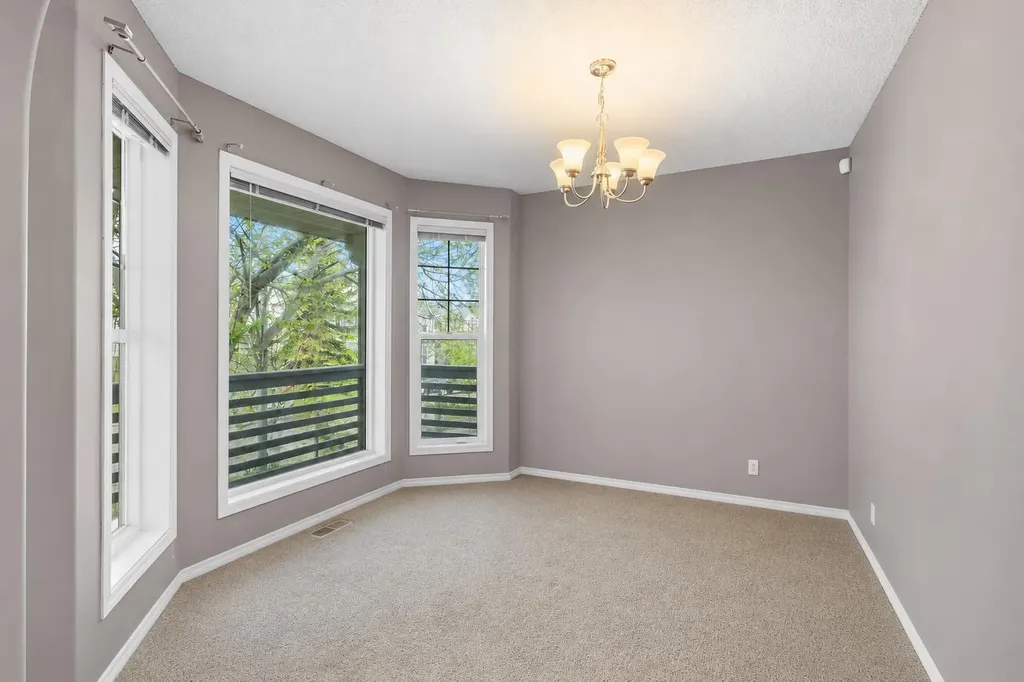 30 Hidden Ranch Road NW Calgary AB T3A 5S5