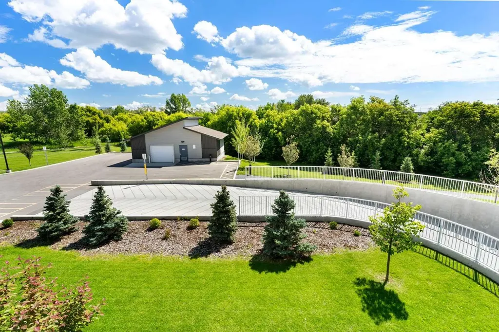 1605 17 Street SE Calgary AB T2G2L7