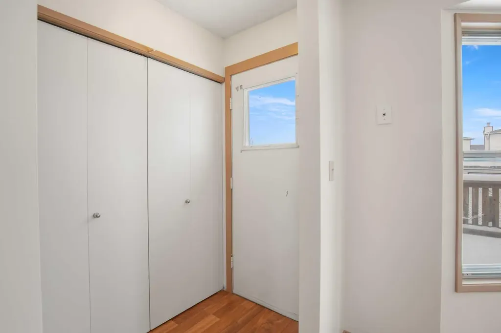 11 Ellenwood Drive Red Deer AB T4R 2E3