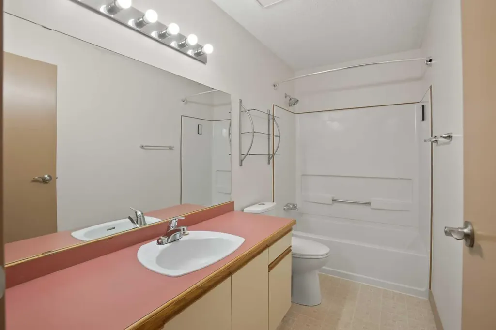 11 Ellenwood Drive Red Deer AB T4R 2E3