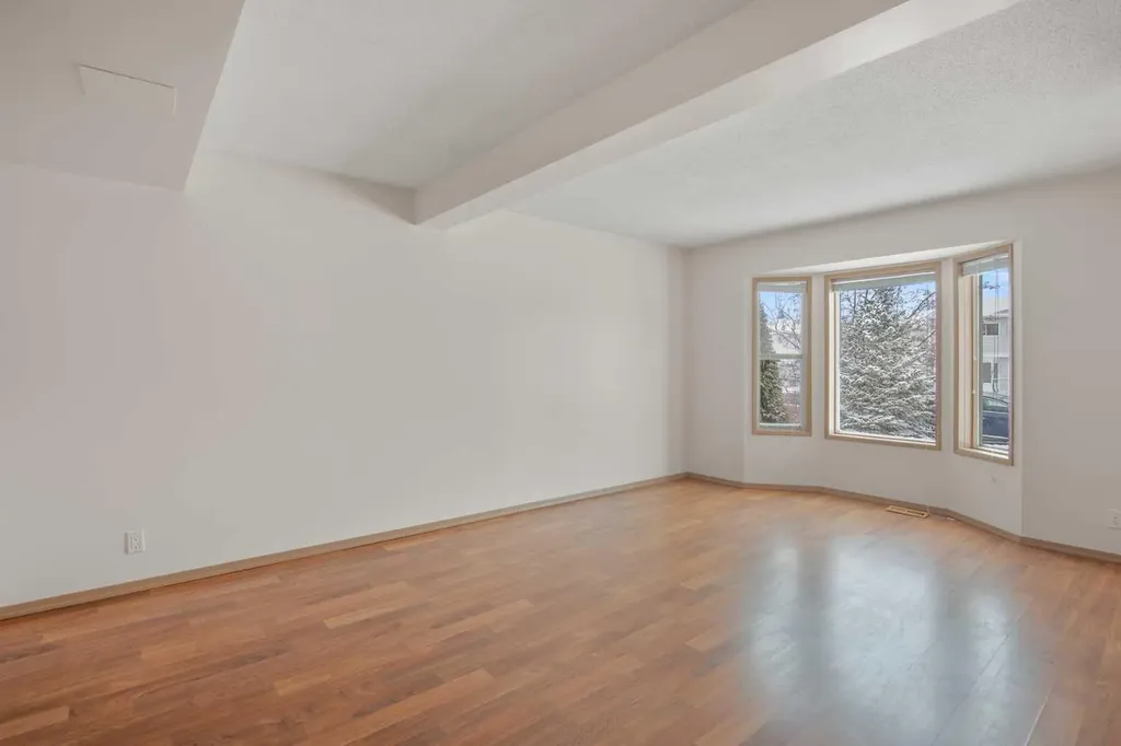 11 Ellenwood Drive Red Deer AB T4R 2E3