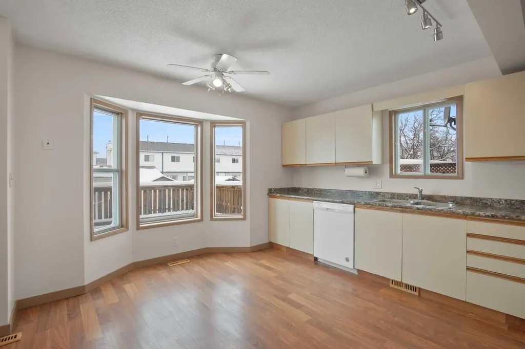 11 Ellenwood Drive Red Deer AB T4R 2E3