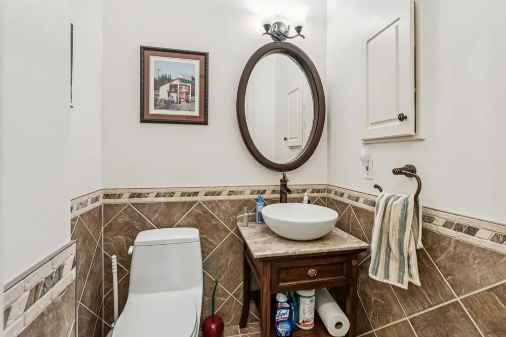 2211 Bowness Road NW Calgary AB T2N 3L4