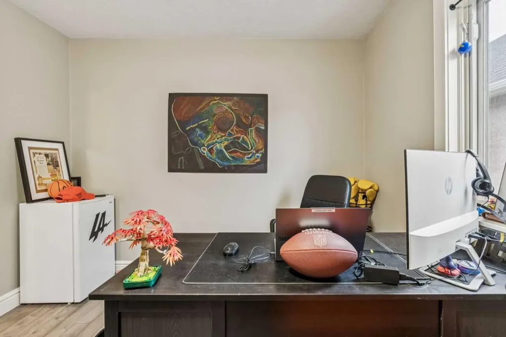 2211 Bowness Road NW Calgary AB T2N 3L4