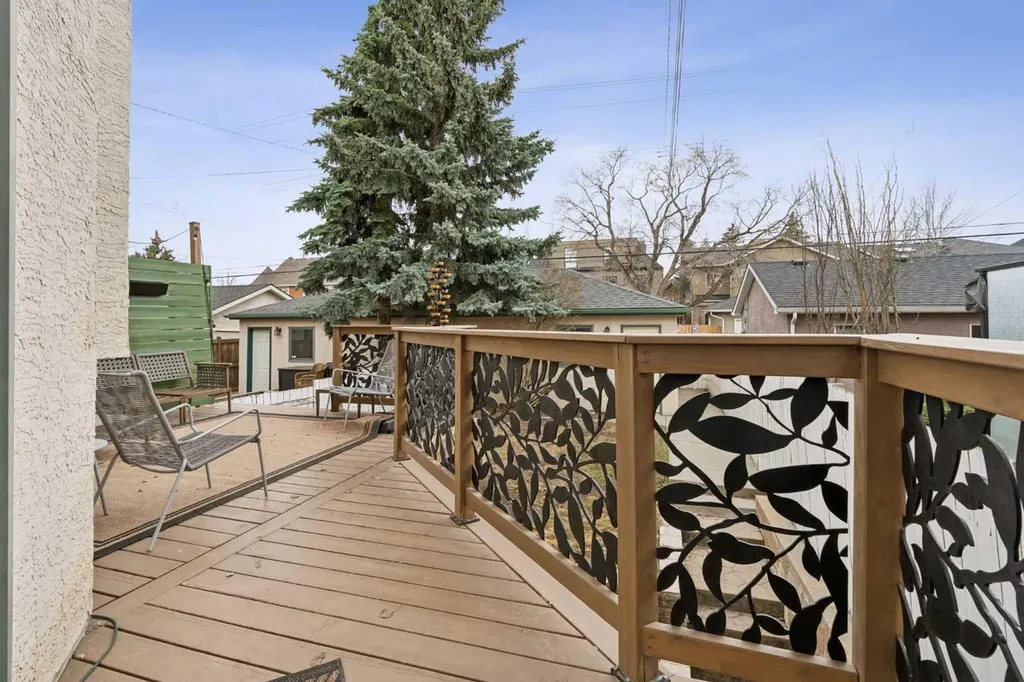2211 Bowness Road NW Calgary AB T2N 3L4