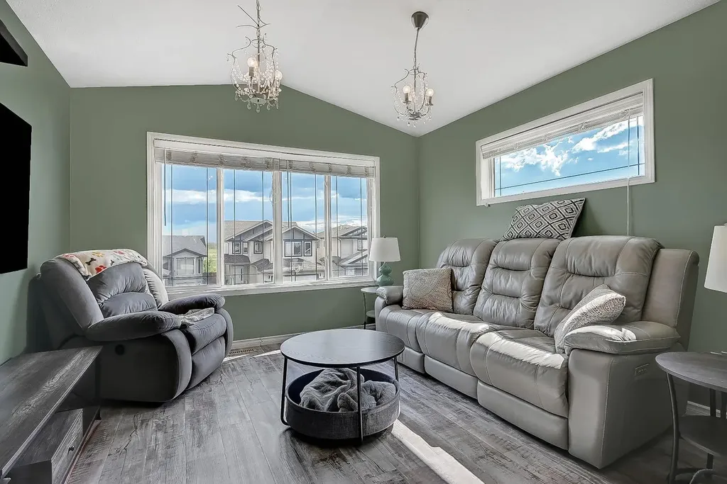 8522 102 Avenue Grande Prairie AB T8X0B5