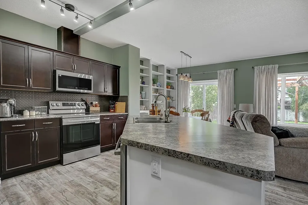 8522 102 Avenue Grande Prairie AB T8X0B5