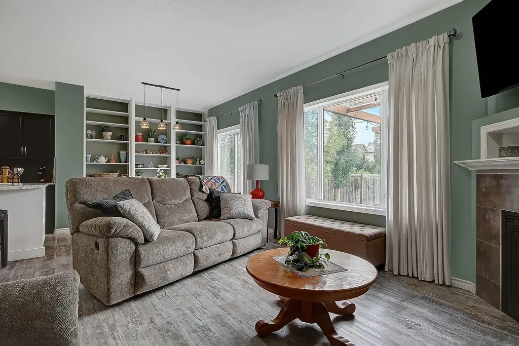 8522 102 Avenue Grande Prairie AB T8X0B5