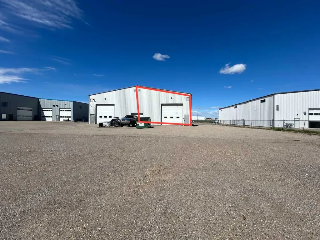 1025 36 Street N Lethbridge AB T1H 6L5
