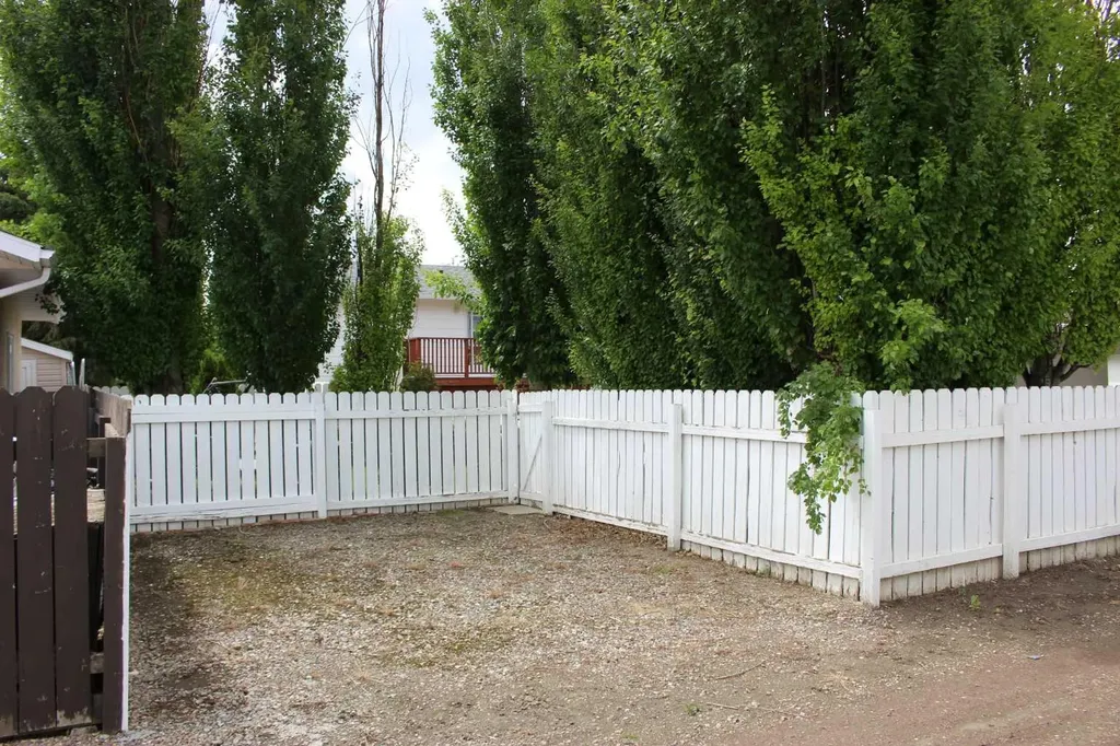 634 Maple Drive Picture Butte AB T0K 1V0